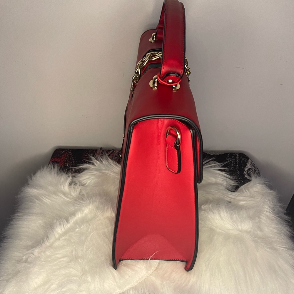 REGINA - Picture 2 of 4